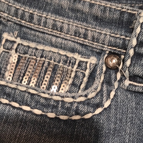 Maurices bling jeans capris 7/8 reg crops sequins - Picture 10 of 12